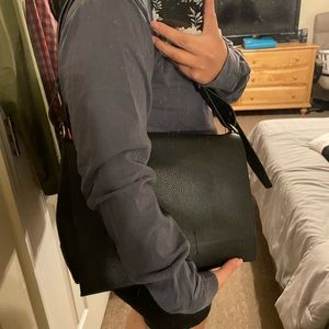 Never been used Calvin Klein bag, very spacious!